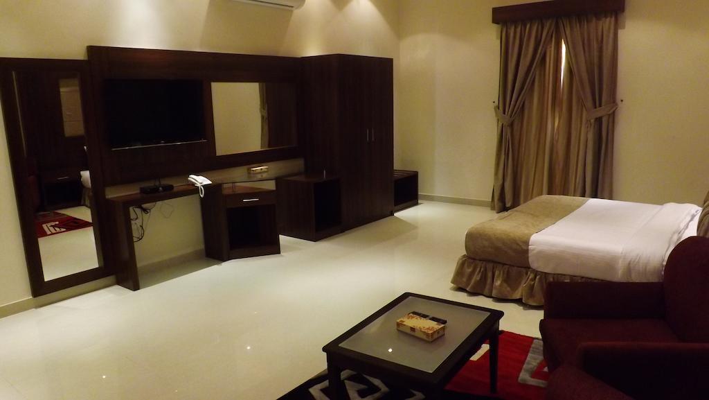 Baron Palace - Almasif Hotel Apartments Riade Quarto foto