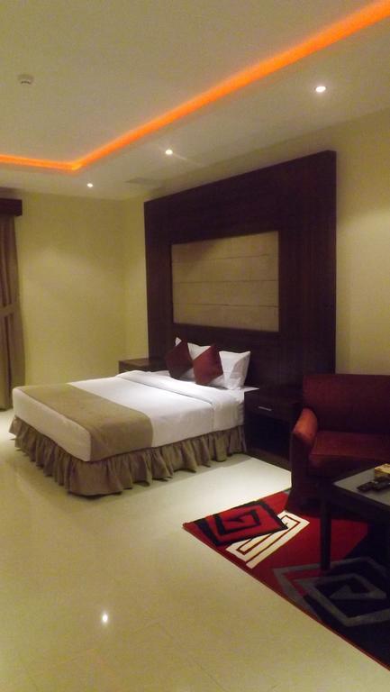 Baron Palace - Almasif Hotel Apartments Riade Quarto foto