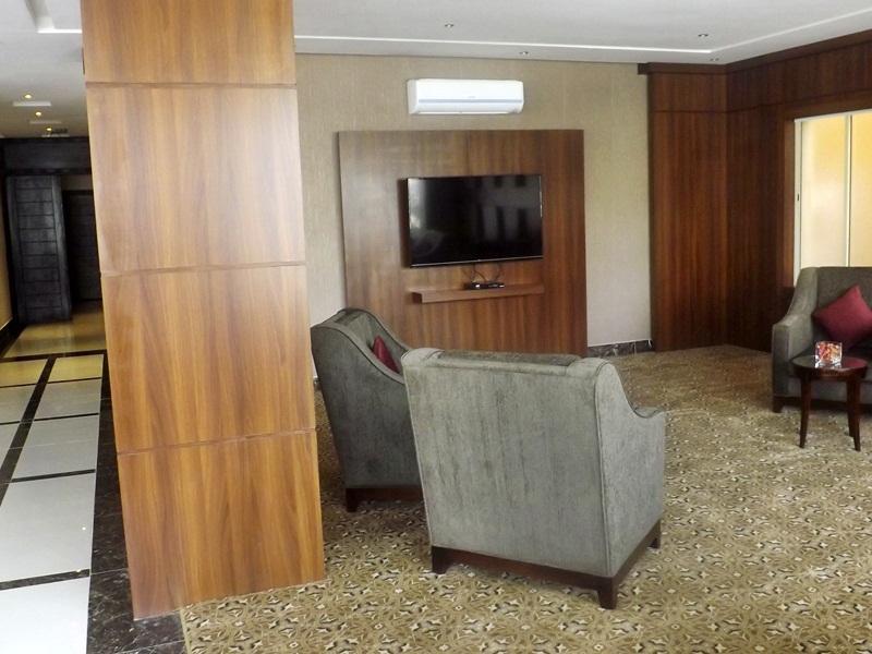 Baron Palace - Almasif Hotel Apartments Riade Exterior foto