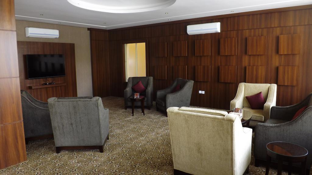 Baron Palace - Almasif Hotel Apartments Riade Exterior foto