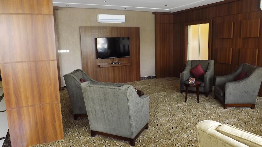 Baron Palace - Almasif Hotel Apartments Riade Exterior foto