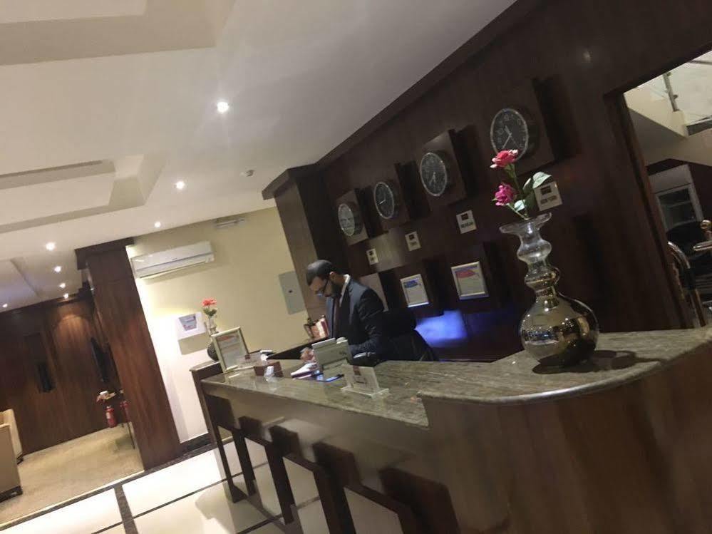 Baron Palace - Almasif Hotel Apartments Riade Exterior foto